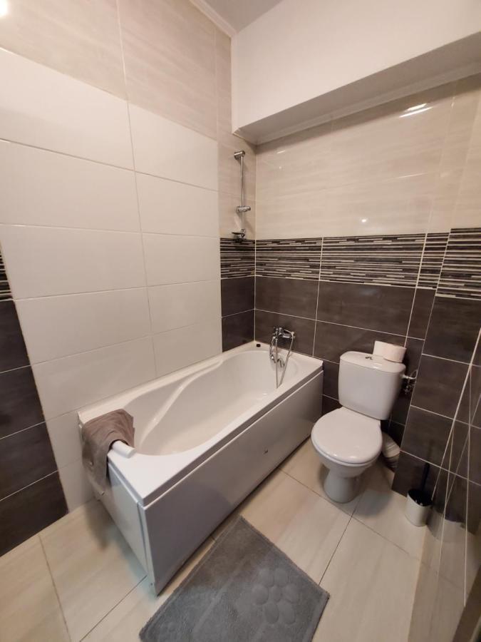 Morii Lake Apartment Bukarest Exteriör bild
